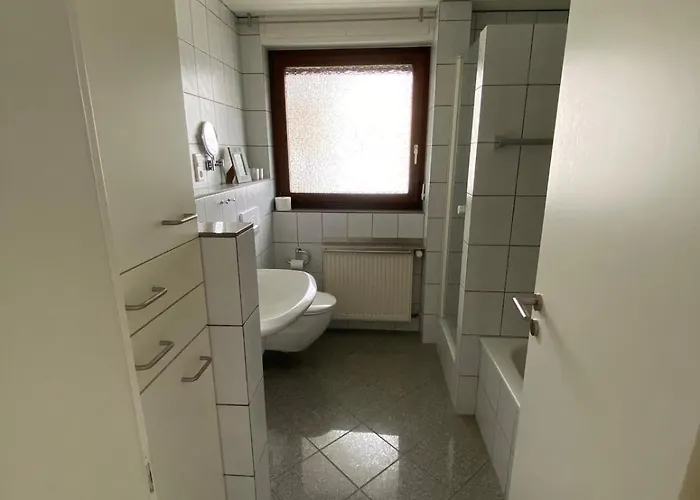 Ground Floor In * 马尔